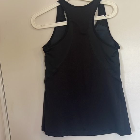 Nike tank top with built in bra size large - Picture 3 of 3